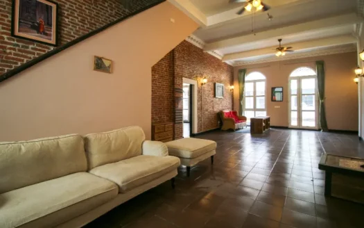 Colonial House 5 Bedrooms Riverside Daun Penh For Sale