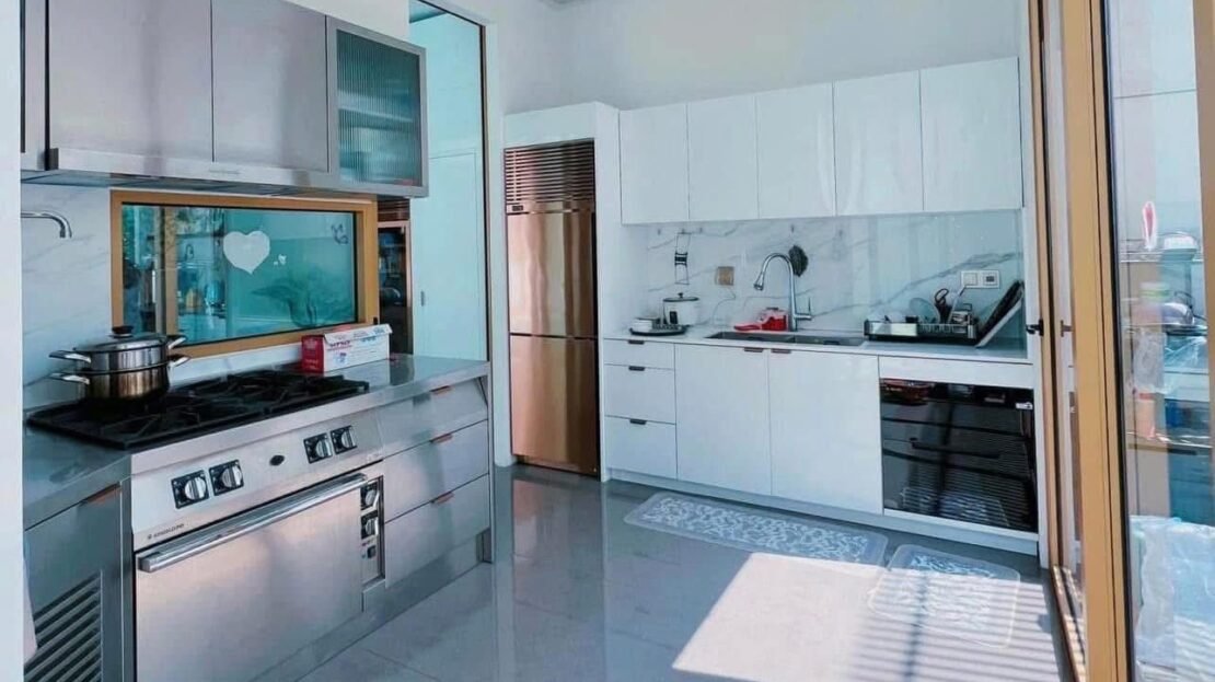 Modern 4 Bedroom Pool Villa for Rent in Hai Chau, Danang
