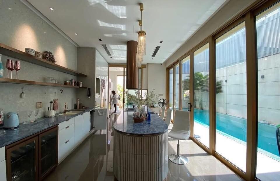 Modern 4 Bedroom Pool Villa for Rent in Hai Chau, Danang